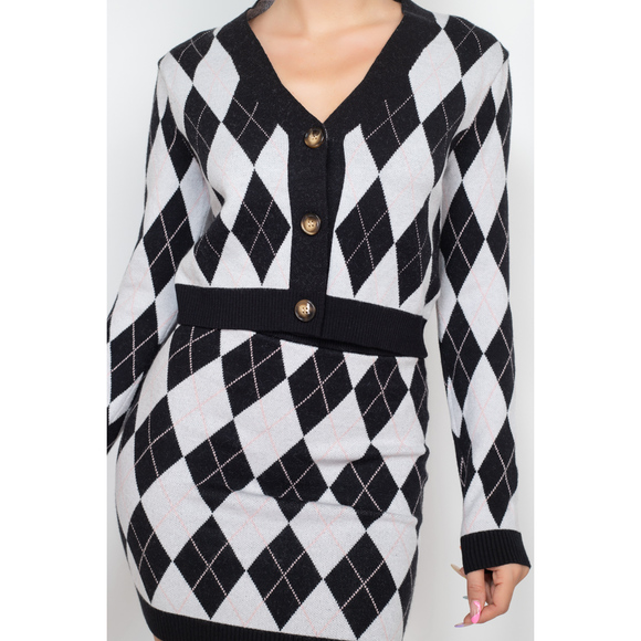 Diamond Button-front Cardigan Top - Picture 2 of 8